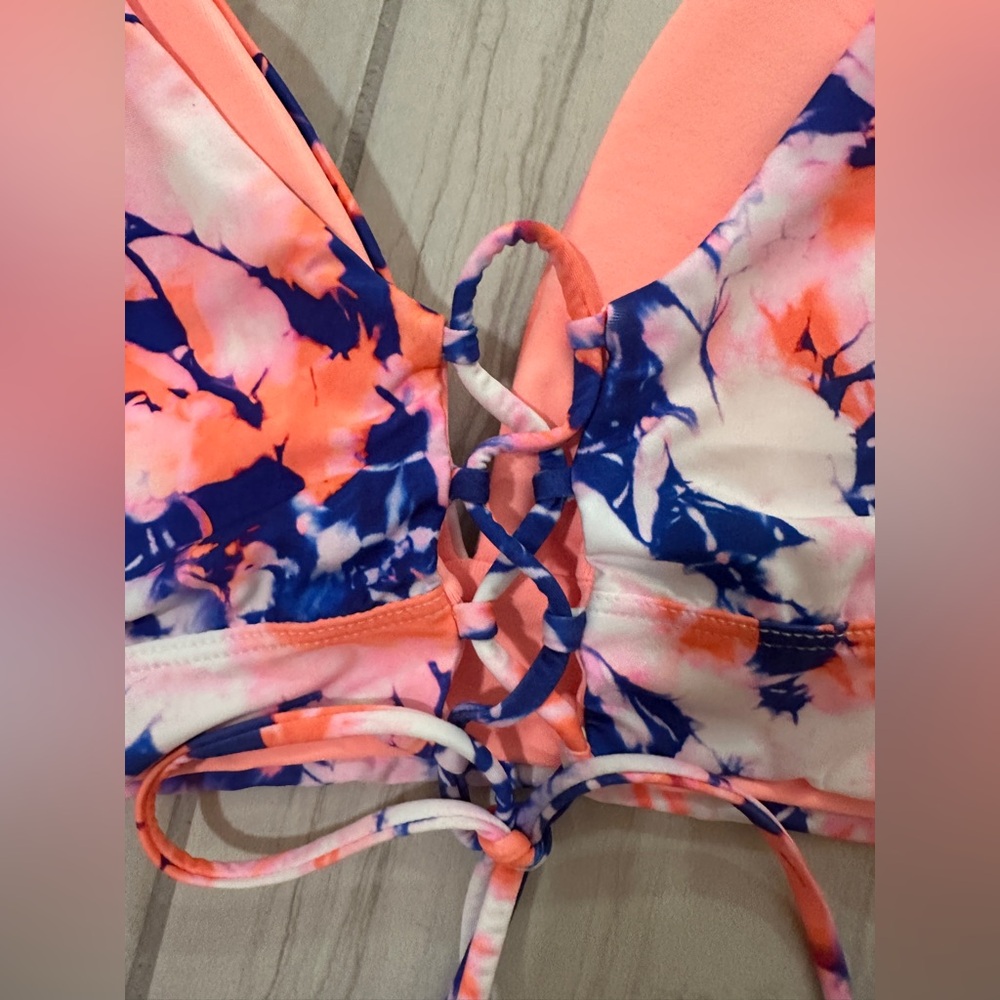 Bikini - Picture 6 of 6